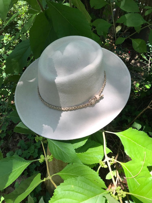 "The Vineyard Grove" Hat in Chardonnay
